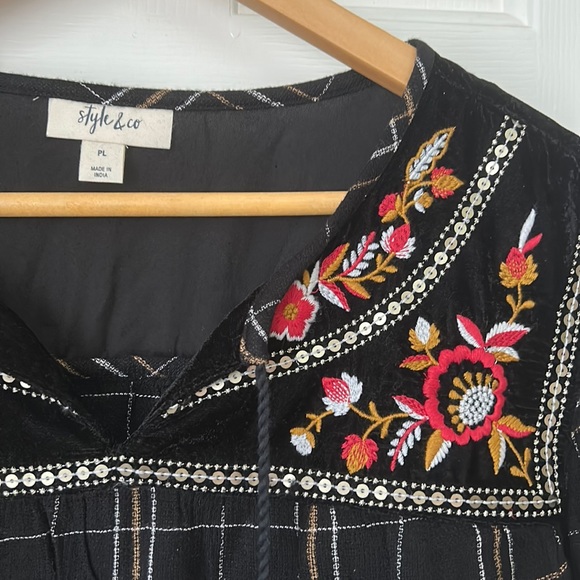 Style & Co. unique bohemian blouse - Picture 2 of 5